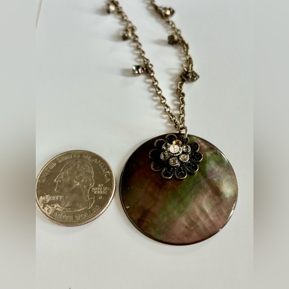 🐚 Cookie Lee Iridescent Genuine Shell and Crystal Pendant Necklace - Picture 10 of 10